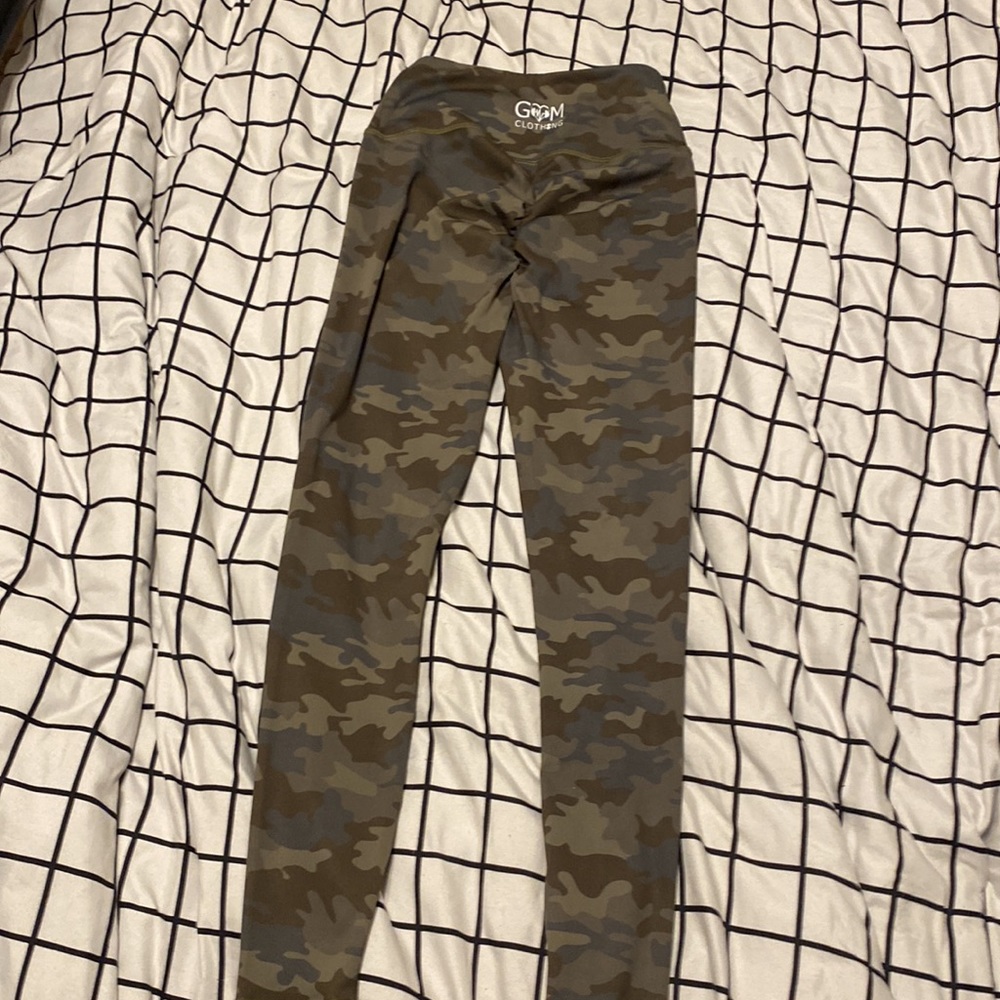 never worn - Picture 2 of 3